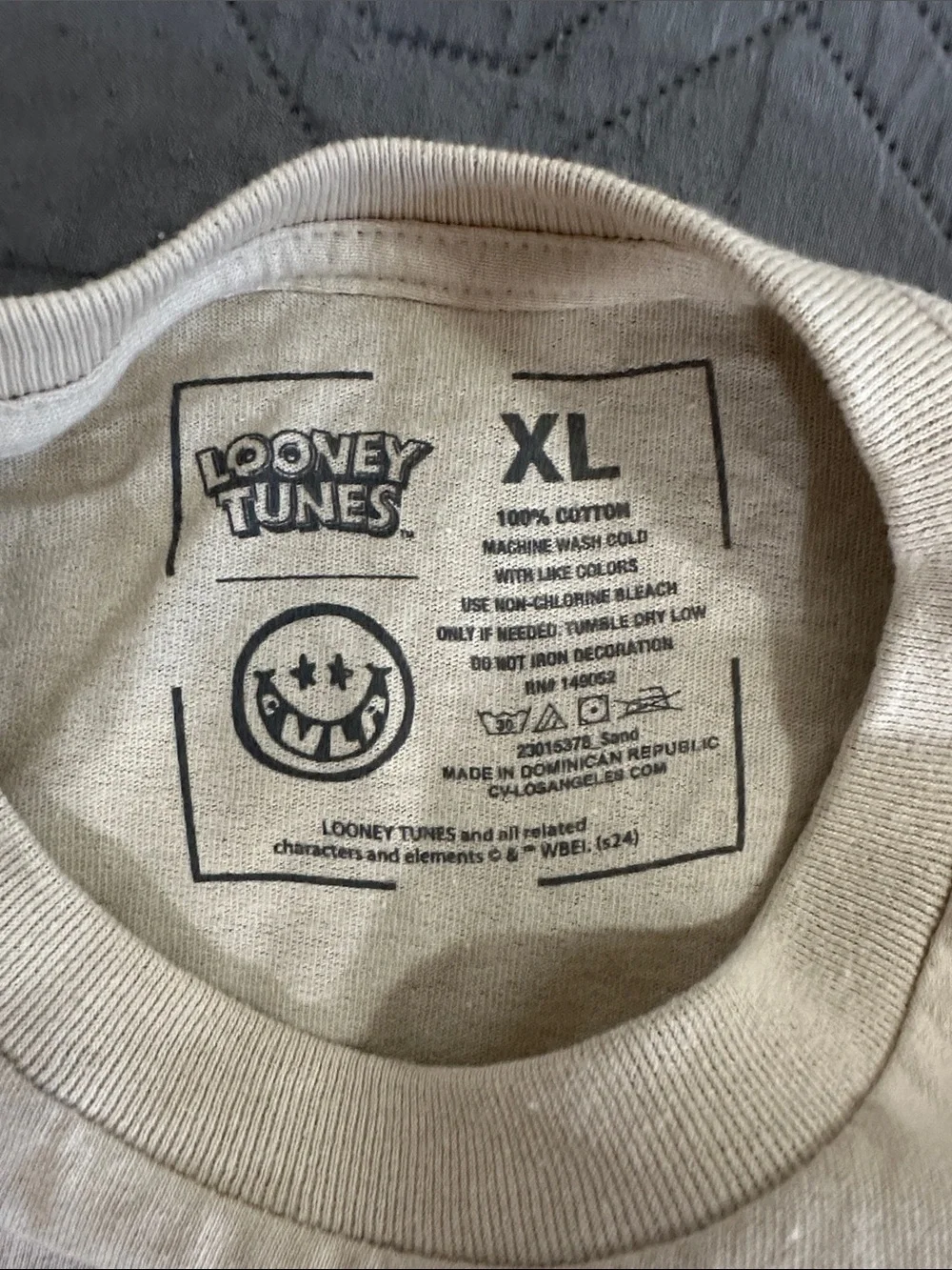 Bugs Bunny Looney Tunes CVLA Shirt Men’s Size XL